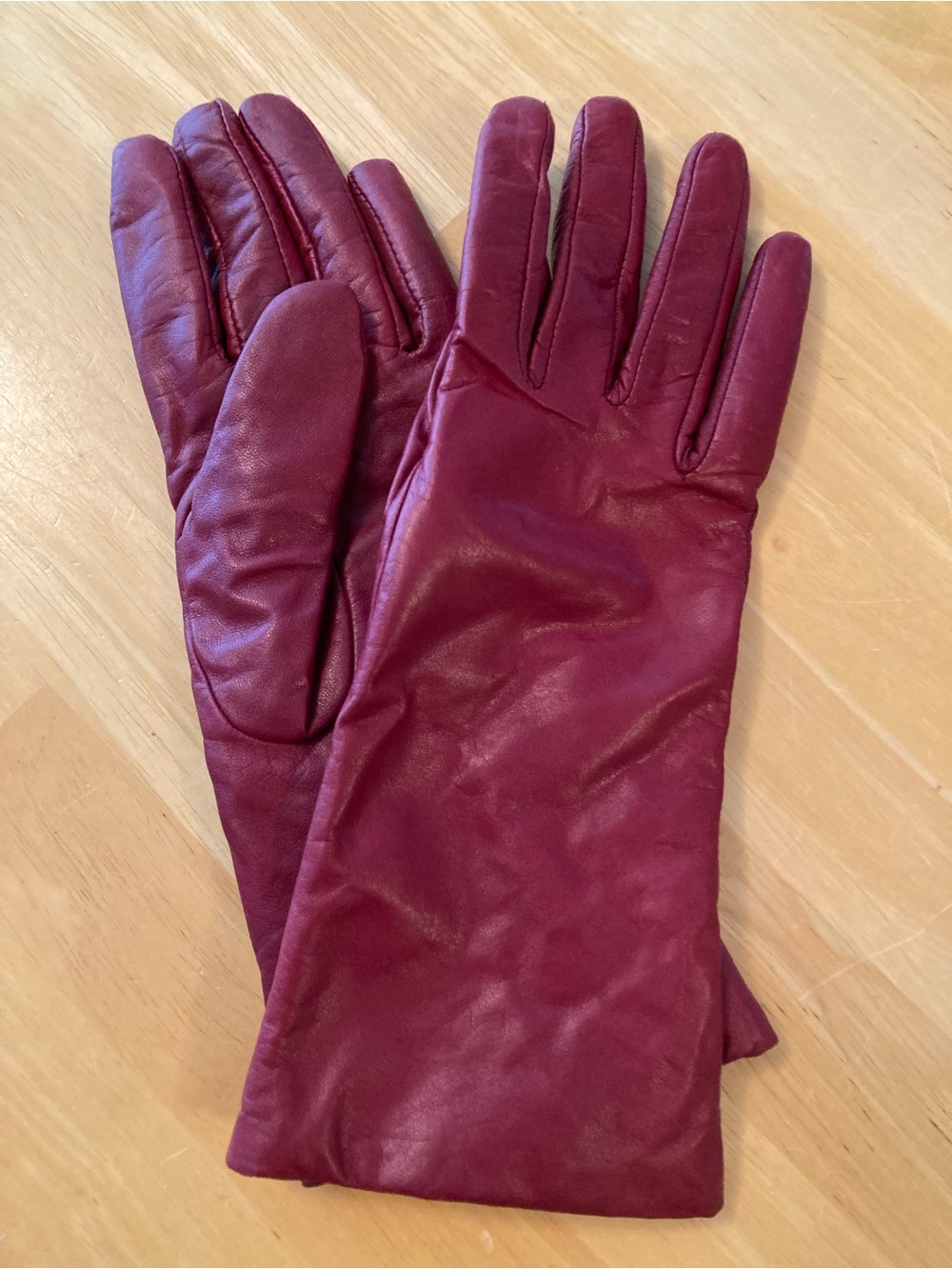 Women's Leather Gloves in Burgundy